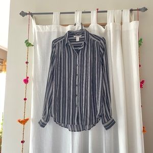 Striped business casual shirt